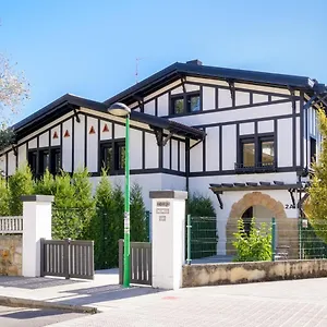 https://neguri-apartment-with-parking-by-aston-rentals.basquecountryhotels.org