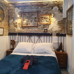 https://room-private-with-door-with-shared-bathroom-house-with-2-cats.topbarcelonahotels.com